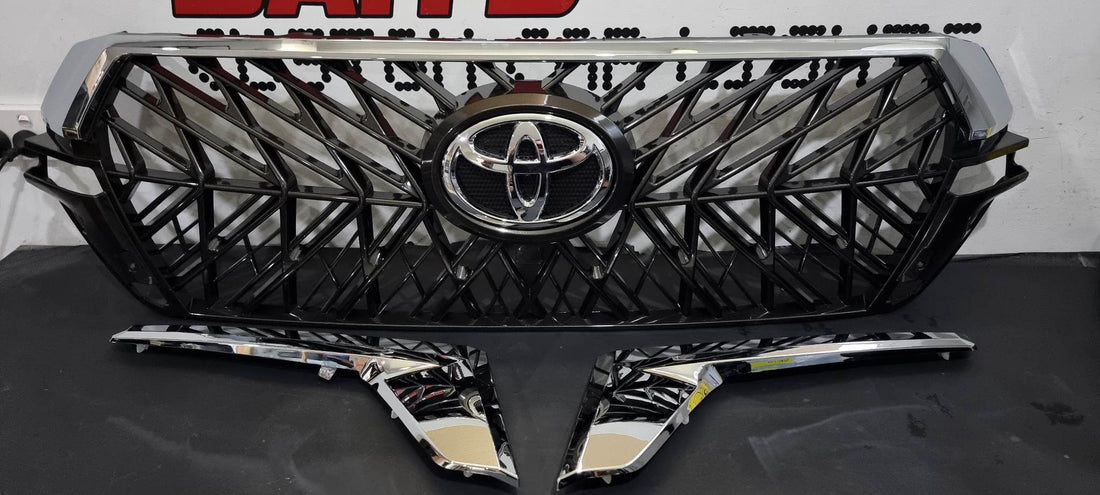 Toyota Landcruiser 200 series 2015+ Gloss Metallic Black Front Grille